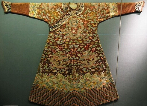 清朝皇帝服饰介绍：清朝皇帝服饰种类及蕴意是什么？