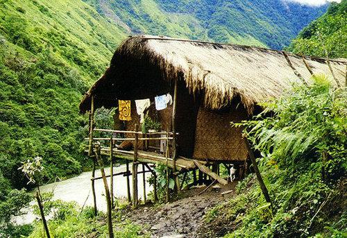 独龙族的建筑特点