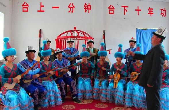 柯尔克孜族乐器一库姆孜