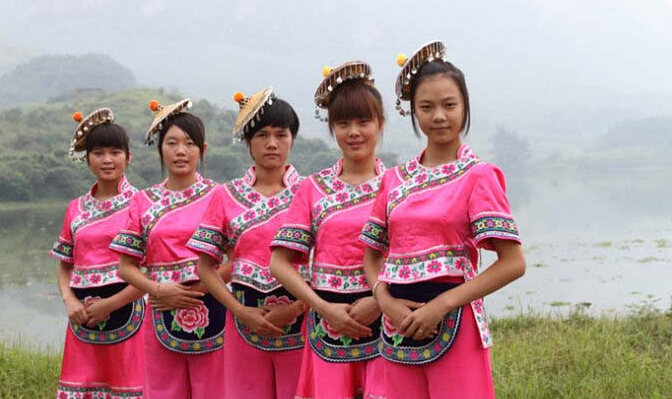 浅析五花八门的毛南族服饰