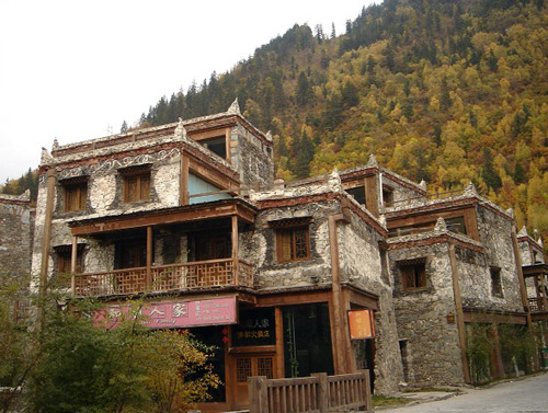解析羌族建筑特色