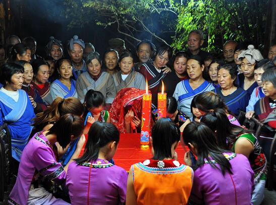 揭秘土家族哭嫁习俗之哭着出嫁的土家族姑娘