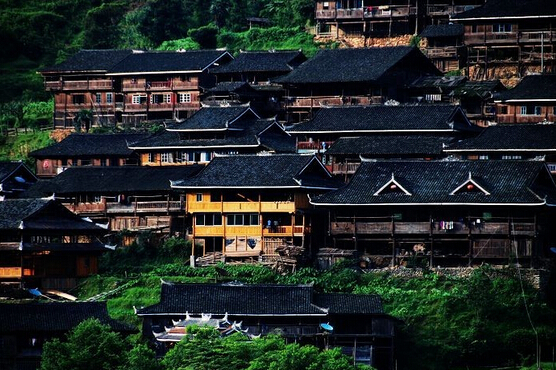 壮族建筑风格是怎样的？
