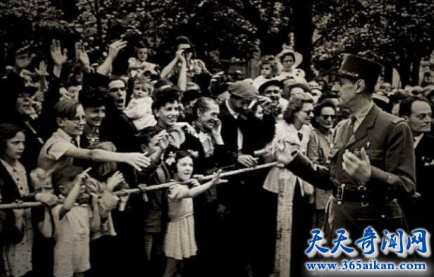 现代法国的象征，法兰西第五共和国！