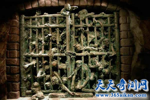 重庆大隧道惨案，上千人在防空洞内活活窒息而死