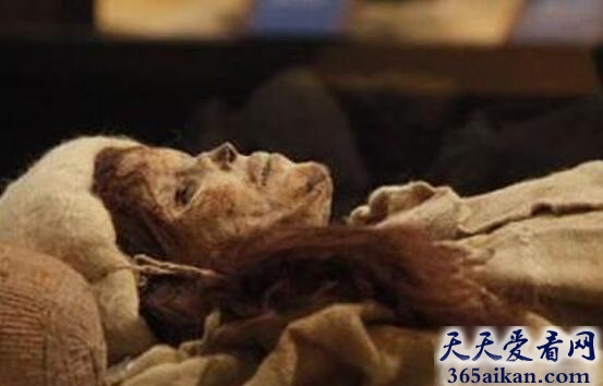 小河公主怎么死的？小河公主死时多少岁？探索：小河公主微笑之谜