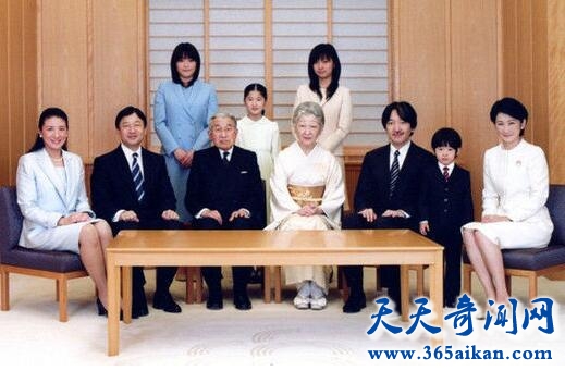 日本天皇5.jpg