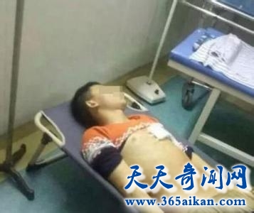 刀砍老师后被群殴致死