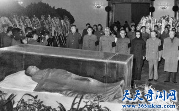 揭秘毛泽东的遗体为什么不能活化火化