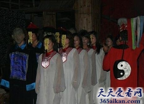 探秘诡异恐怖的湘西赶尸之谜，湘西赶尸人是如何赶尸的