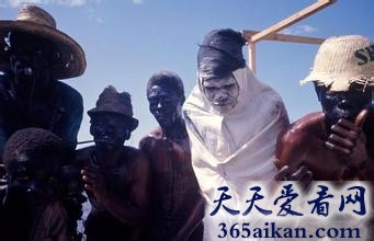 探秘恐怖的1980年海地僵尸恐怖事件，巫术操作僵尸出笼