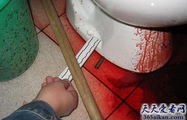 浴室女尸自杀真相大曝光，热爱生命，远离自杀！