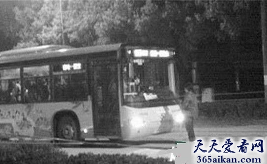 北京330路公交车2.jpg