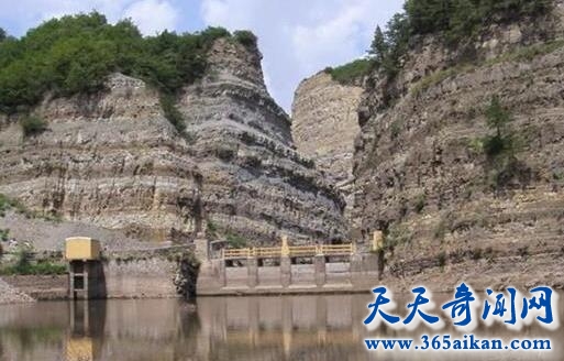 六盘山“鬼门”关1.jpg