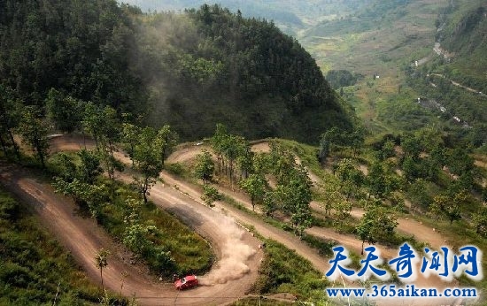 揭秘美国死亡谷死亡公路，为什么这条公路发生如吃多的车祸！