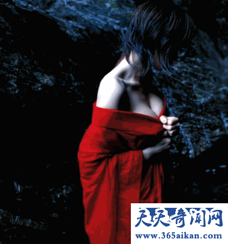 美轮美奂的红衣女鬼图片！