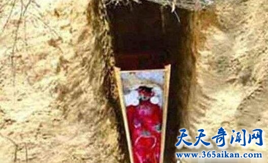 透明棺材1.jpg