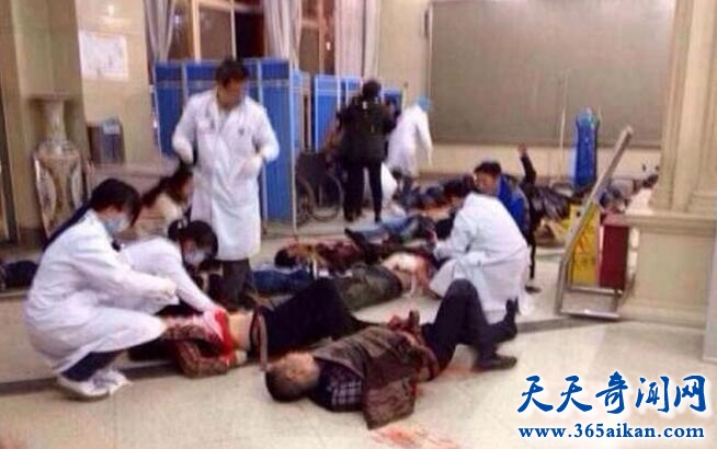 昆明火车站砍人视频.jpg