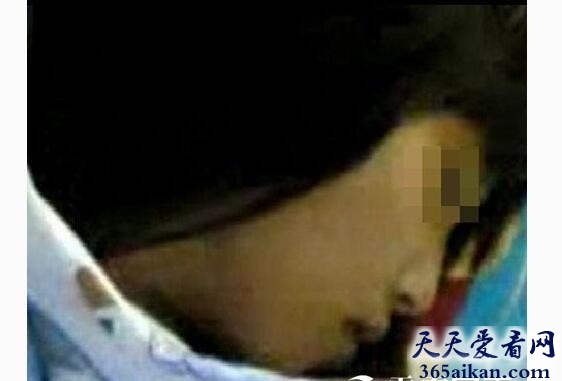 酒瓶门1.jpg