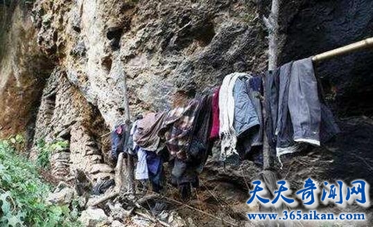 女孩私奔隐居山洞1.jpg