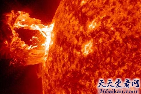 令人恐怖太阳耀斑大灾难，超强太阳耀斑爆发地球将面临物种灭亡