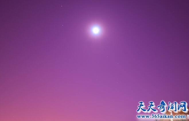 探索天体奇观双星伴月现象是怎么样的？