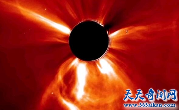雄伟壮丽的太阳风，太阳风影响人类正常的通信！