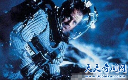 来自地球宇航员的尸体，有可能为没有生命的星球带来生命吗？