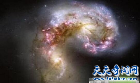 变化多端的宇宙，宇宙星系间的碰撞与融合！