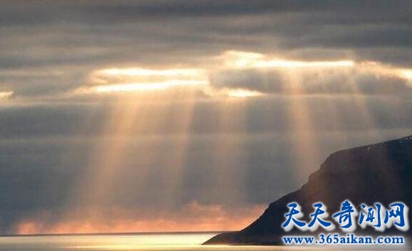 如果太阳光束对准地球将会发生什么？地球将瞬间蒸发！