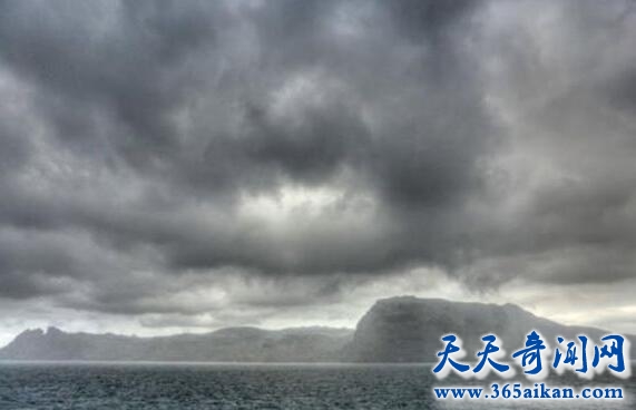 在大海中时隐时现的幽灵岛屿，幽灵岛全面解析