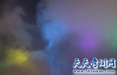昆明上空惊现五彩祥云，疑是UFO降临昆明！