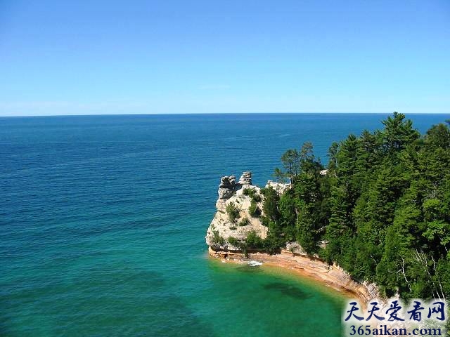 世界最大的淡水湖位于哪里？世界最大的淡水湖介绍