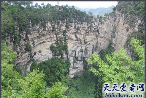 世界上容积最大的天坑：打岱河天坑