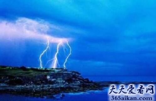 诡秘幽灵岛.jpg