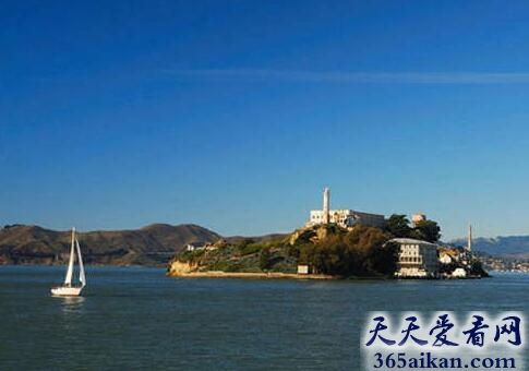 世界上最小的岛在哪里?细数五个最具特色的小岛