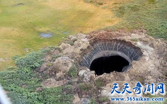 西伯利亚“末日天坑”.jpg