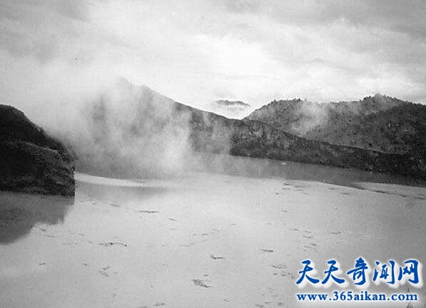 全球十大最奇特的湖泊，杀人湖威胁数百万生命！